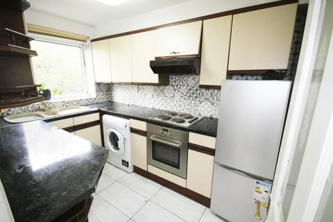 1 bedroom flat for sale, Dellow Close,  Newbury Park, IG2