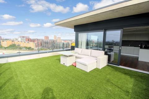 2 bedroom apartment to rent, Wilburn Basin, Orsdall Lane
