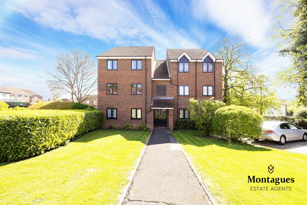 Wellington Road, North Weald, CM16 1 bed to rent £950 pcm (£219 pw)