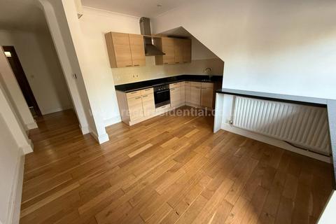 2 bedroom apartment to rent, Gosforth Road