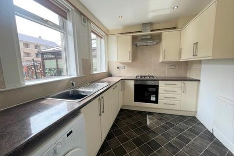 2 bedroom semi-detached house to rent, Gunn Road, Grangemouth, FK3