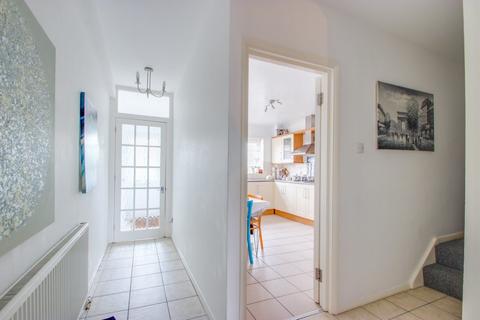 2 bedroom apartment for sale - High Road, South Benfleet