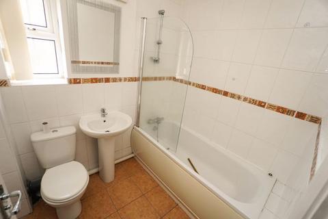 2 bedroom apartment to rent, Milner Street, Radcliffe