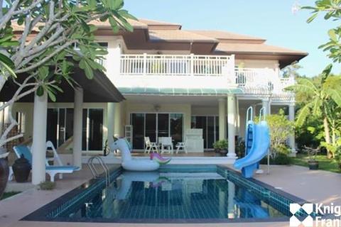 4 bedroom villa, Laguna Phuket, 500 sq.m