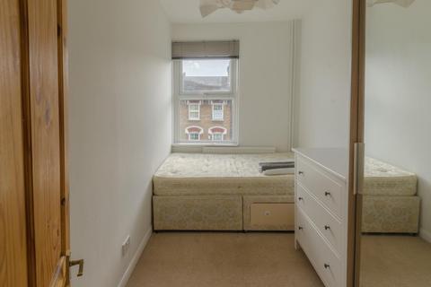 2 bedroom flat to rent, Florence Road Finsbury Park N4 4DL