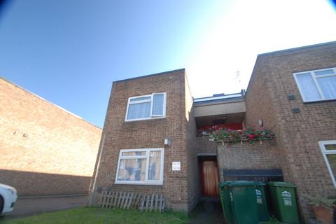 1 bedroom maisonette to rent, Whitley Close, Stanwell