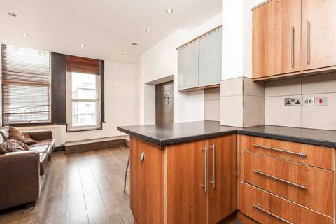 2 bedroom flat to rent, Ritherdon Road, Tooting Bec SW17