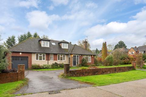 12 Bentsbrook Park, North Holmwood, Dorking, RH5 4JN