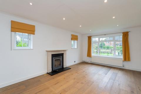 12 Bentsbrook Park, North Holmwood, Dorking, RH5 4JN