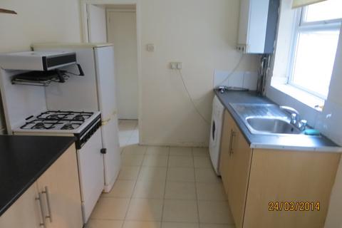 2 bedroom ground floor flat to rent, Croydon Road, Newcastle Upon Tyne NE4
