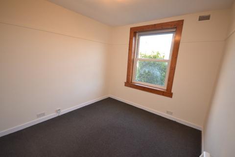 3 bedroom flat to rent, Pilton Drive, Pilton, Edinburgh, EH5