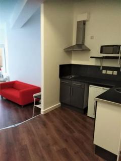 Studio to rent, Flat 6, City Gate