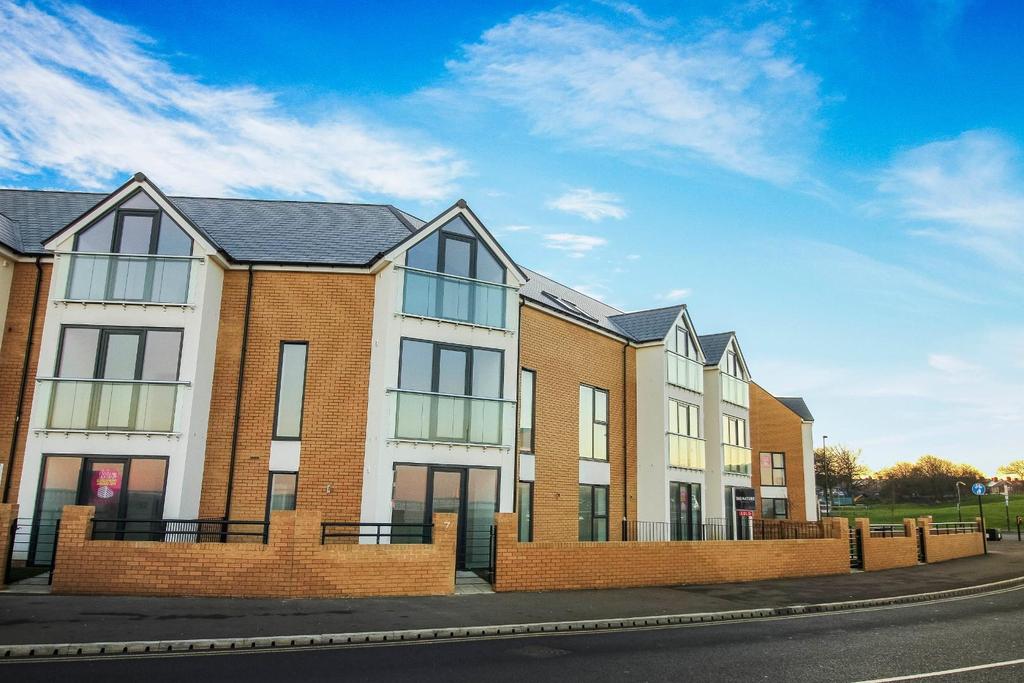 Empress Point, Promenade, Whitley Bay 1 bed flat £180,000