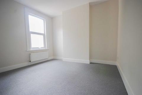 2 bedroom flat to rent, Colworth Road, Upper Leytonstone