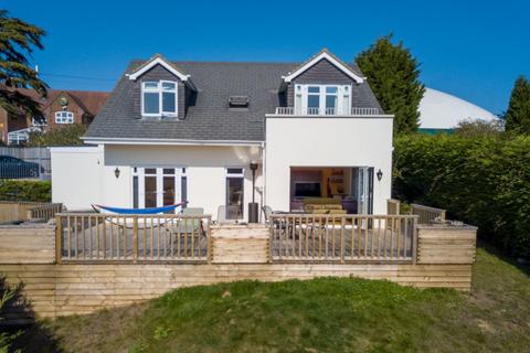 4 bedroom detached house to rent, Walrond Road Swanage BH19 1PD