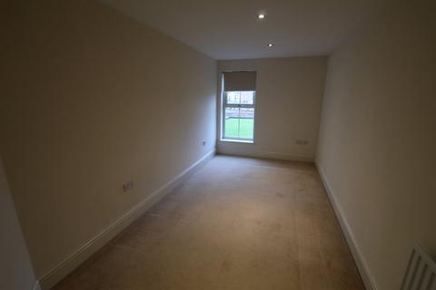 2 bedroom apartment to rent, Brook Lodge, Wakefield