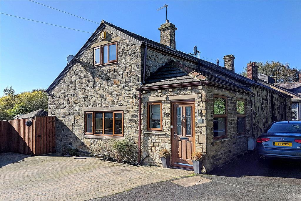 Sunny Bank Road, Mirfield, West Yorkshire, WF14 3 bed bungalow £315,000