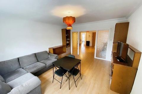 2 bedroom flat to rent, Millfield Court, Hale, Cheshire, WA15