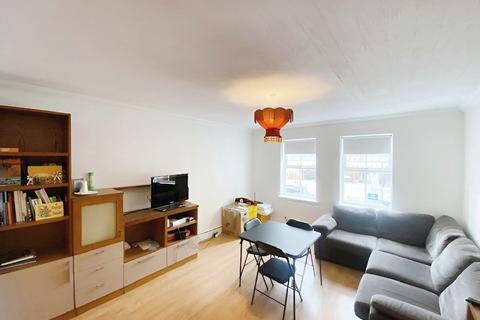 2 bedroom flat to rent, Millfield Court, Hale, Cheshire, WA15