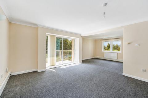 3 bedroom apartment to rent, Minster Court, Hillcrest Road, Ealing W5