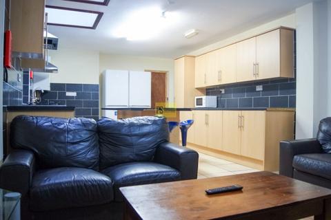 7 bedroom property to rent, Umberslade Road, Birmingham B29