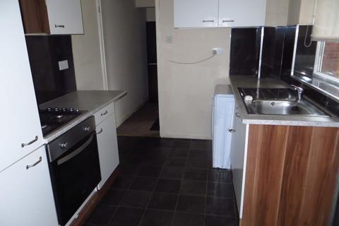 2 bedroom ground floor flat to rent, Croydon Road, Arthurs Hill NE4