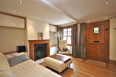 2 bedroom end of terrace house to rent, Bentley, Farnham