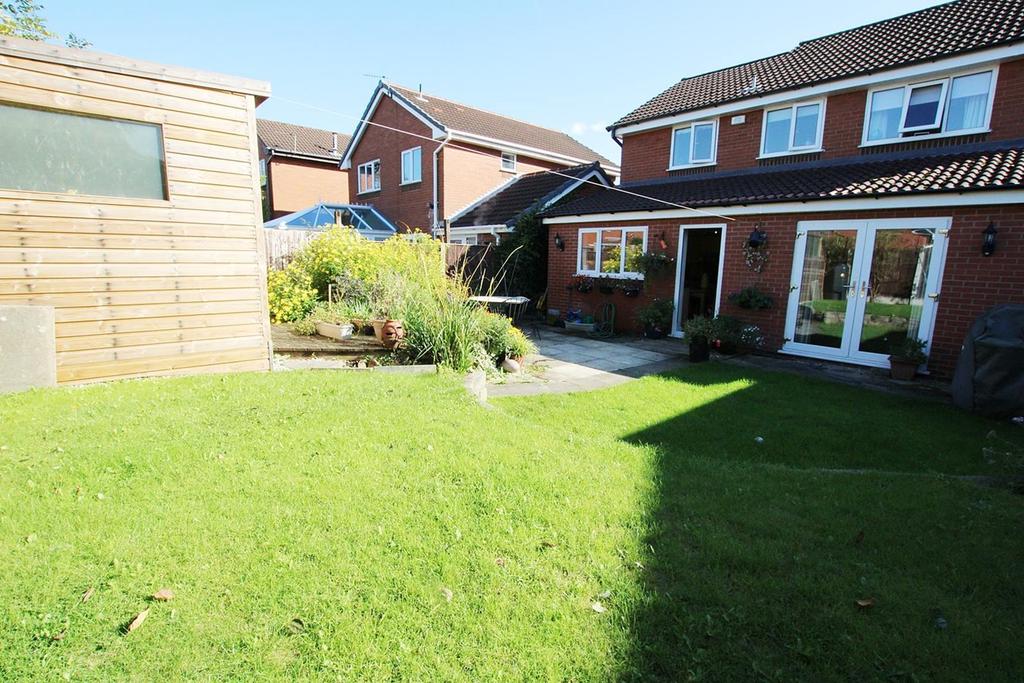 Westhay Crescent, Gorse Covert, Warrington, WA3 4 bed detached house