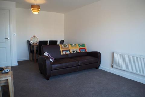 2 bedroom flat to rent, New Cut Road, Llais Tawe, Swansea, SA1