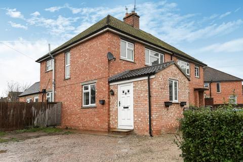 3 bedroom semi-detached house to rent, Launton Road,  Bicester,  OX26