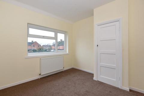 3 bedroom semi-detached house to rent, Launton Road,  Bicester,  OX26