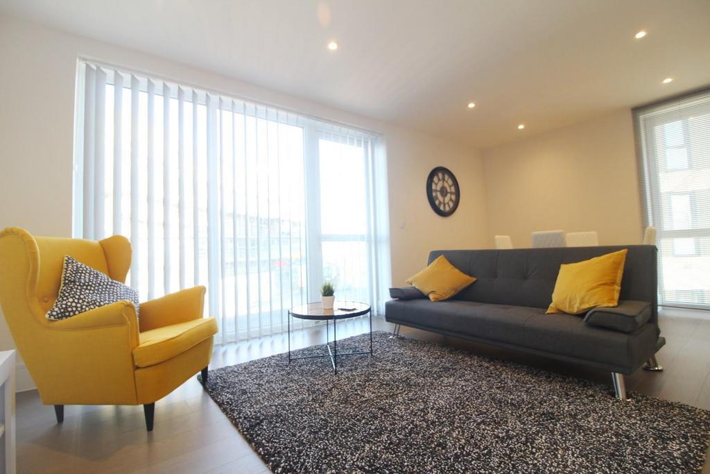 Apartment in Reading, Southcote - View 2