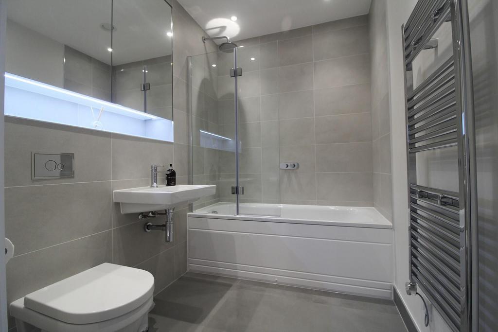 Apartment in Reading, Southcote - More