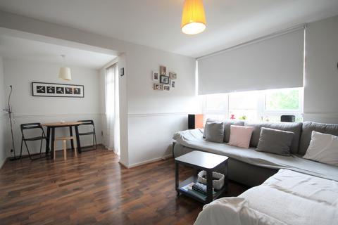 2 bedroom flat to rent, Tredegar Road, Bounds Green, N11