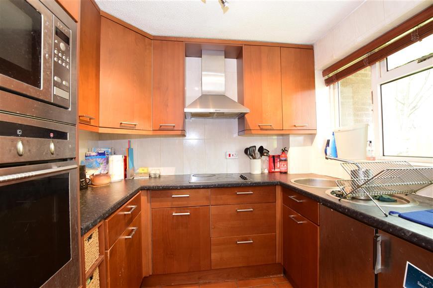 Malcolm Way, Snaresbrook 2 bed ground floor flat £390,000