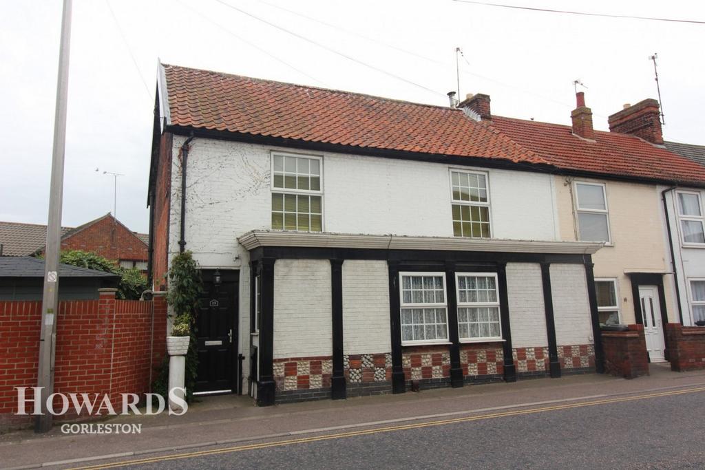 Pier Walk, Gorleston 4 bed end of terrace house for sale £200,000