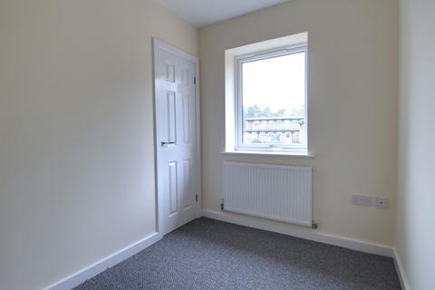 2 bedroom apartment to rent, Hoddesdon Crescent