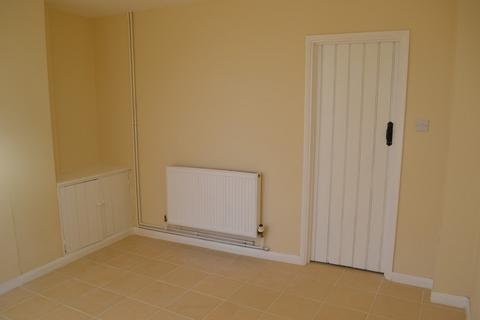 2 bedroom end of terrace house to rent, Newark, Millgate