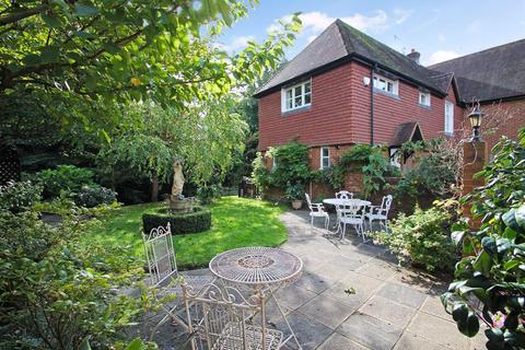 3 bedroom end of terrace house for sale, Wellers Court, Shere