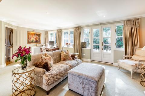 3 bedroom end of terrace house for sale, Wellers Court, Shere