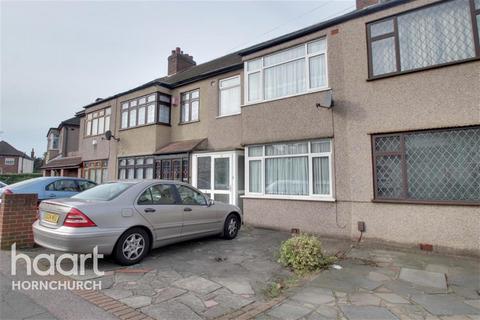 3 bedroom terraced house to rent, South End Road, Hornchurch