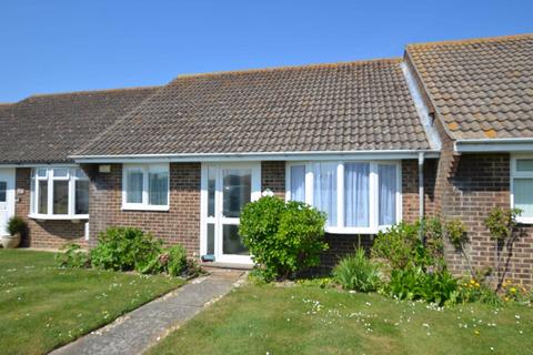 2 bedroom bungalow to rent, Cakeham Way, West Wittering
