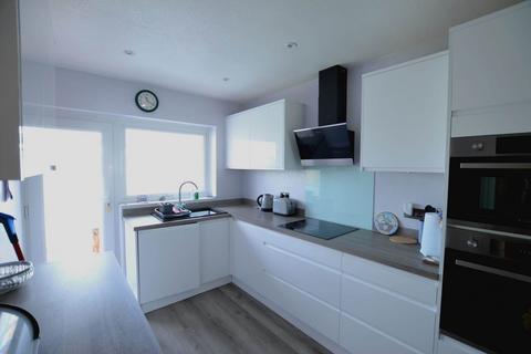2 bedroom bungalow to rent, Cakeham Way, West Wittering
