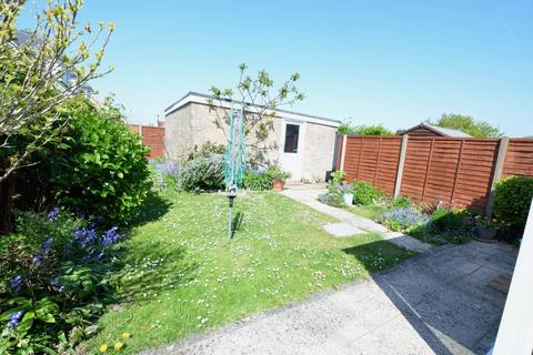 2 bedroom bungalow to rent, Cakeham Way, West Wittering