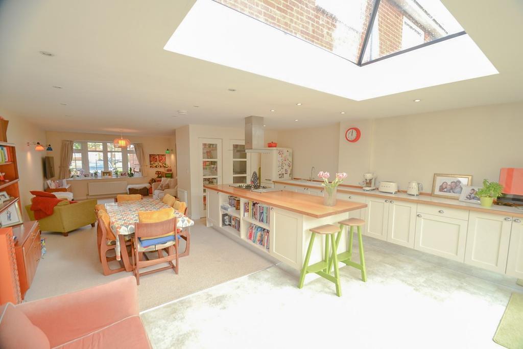 Woolmans Close, Broxbourne, EN10 3 bed terraced house £469,950