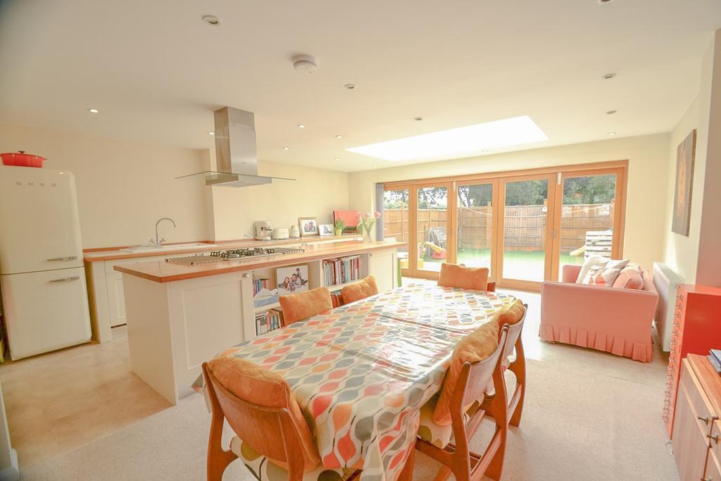 Woolmans Close, Broxbourne, EN10 3 bed terraced house £469,950