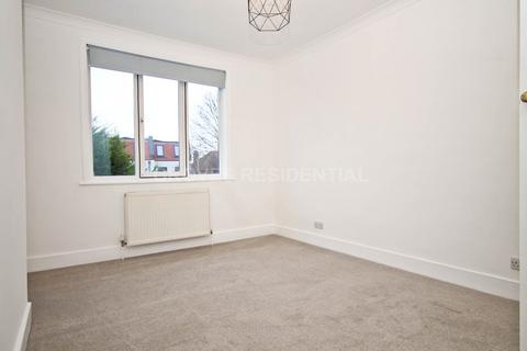 2 bedroom flat to rent, Malden Hill Gardens, New Malden