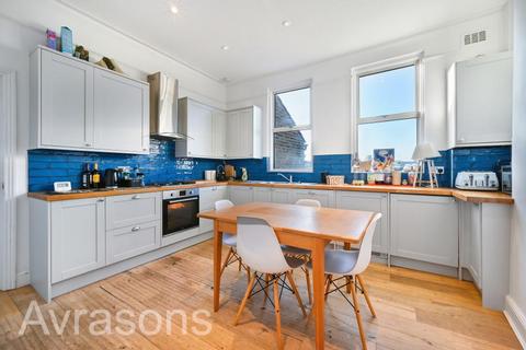 3 bedroom apartment to rent, RECTORY GROVE, CLAPHAM