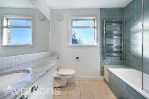 3 bedroom apartment to rent, RECTORY GROVE, CLAPHAM