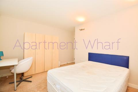 1 bedroom in a flat share to rent, Holly Court John Harrison Way    (North Greenwich), London, SE10